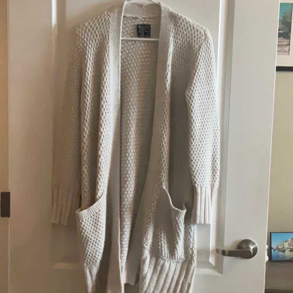 Lightly worn Abercrombie & Fitch Cardigan
